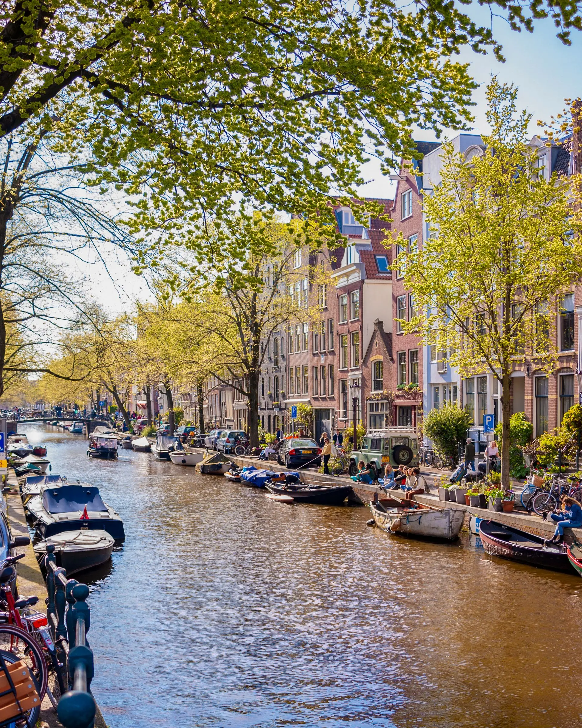 Sloepen op de gracht